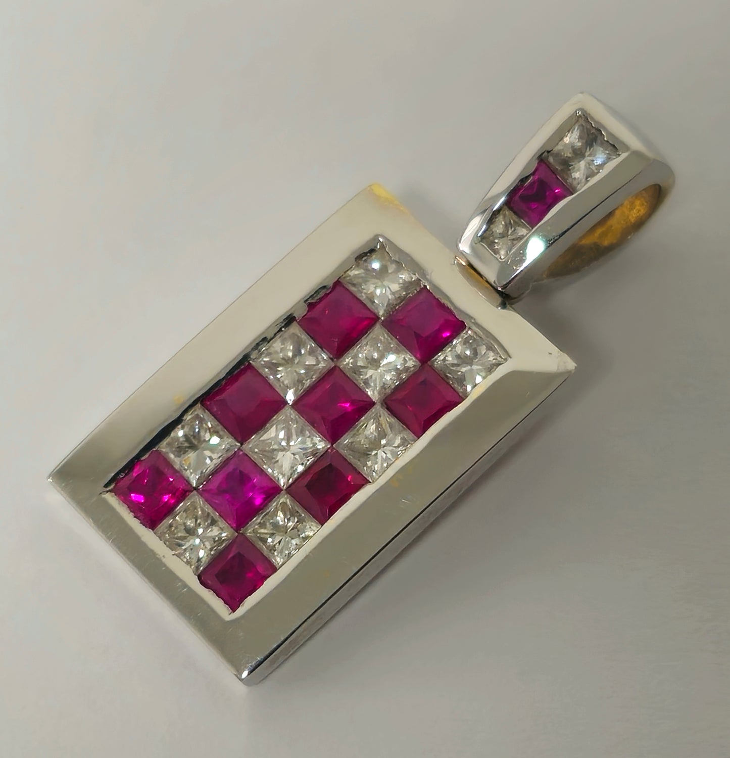 18K White Gold High Quality, VVS Diamond & Ruby Pendant