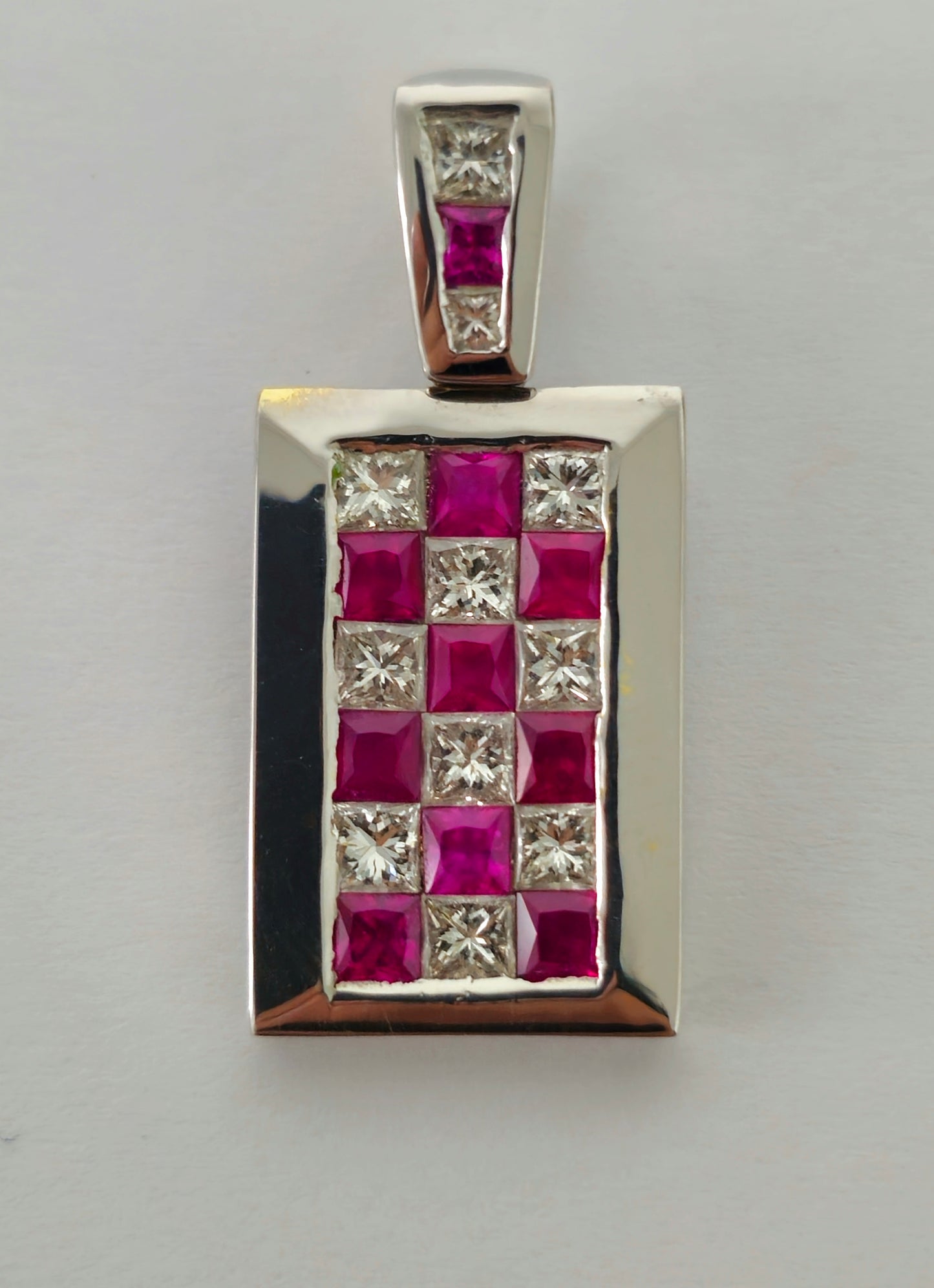 18K White Gold High Quality, VVS Diamond & Ruby Pendant