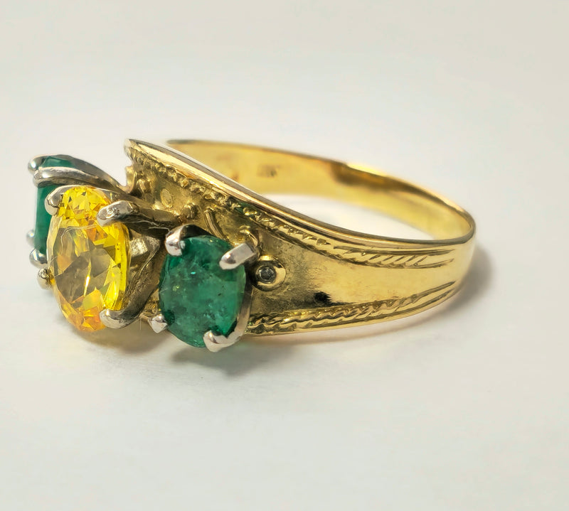 Yellow Sapphire & Emerald Cocktail Ring in 18k yellow Gold