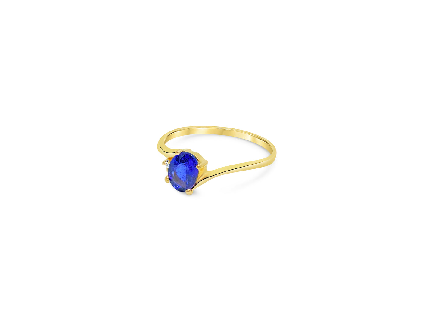 Vintage Chic Natural Blue Ring in 14k Gold