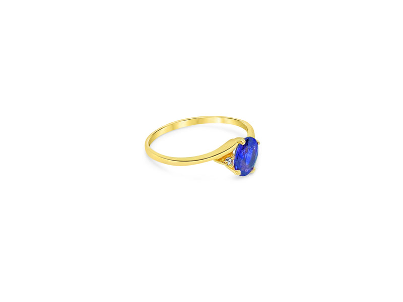 Vintage Chic Natural Blue Ring in 14k Gold