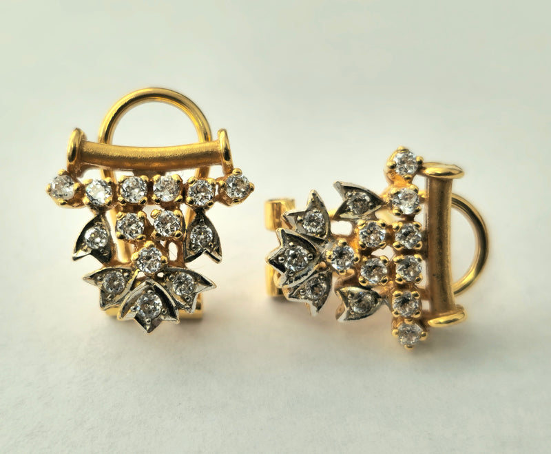 0.83 Carat Diamond Earrings in 18k Gold