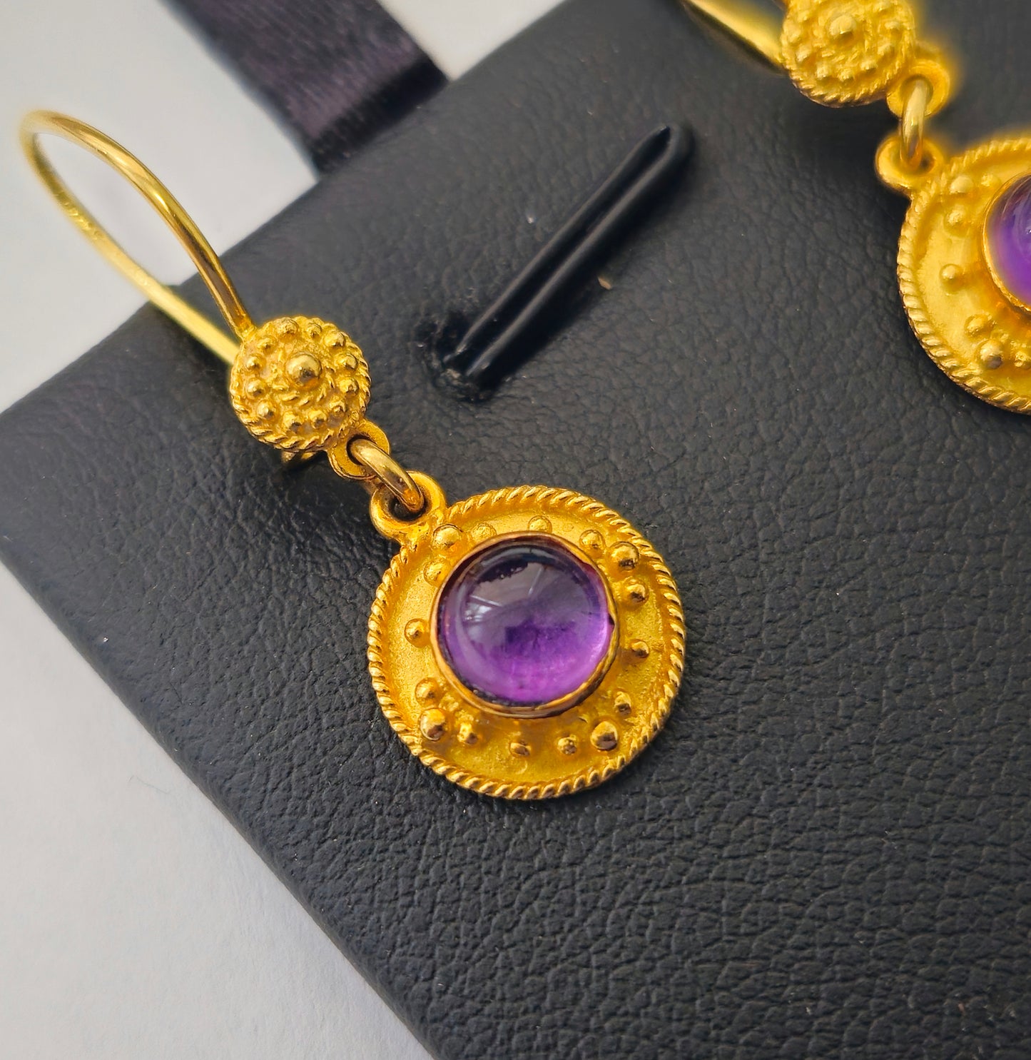 Mid Century 2.24 Carat Amethyt Dangle Earrings in 18k yellow gold