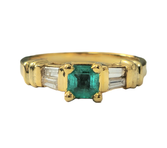 14k Gold Vintage Emerald and Diamond Ring