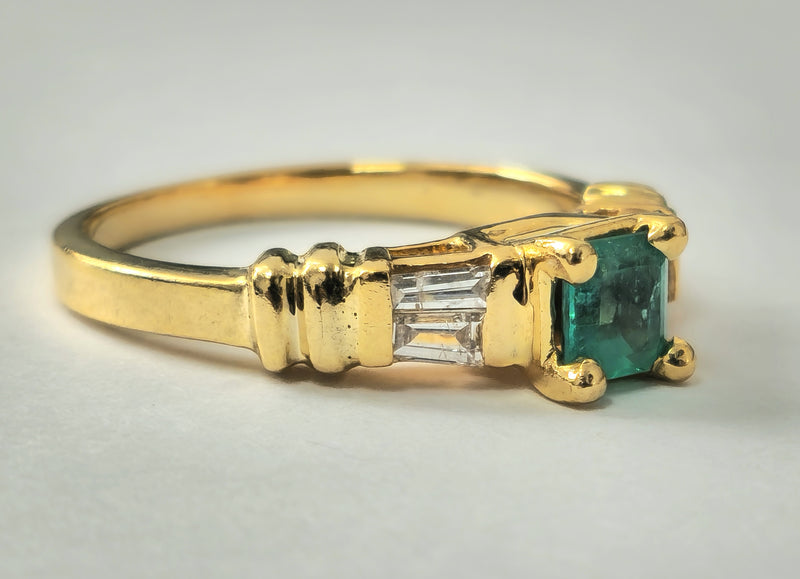 14k Gold Vintage Emerald and Diamond Ring