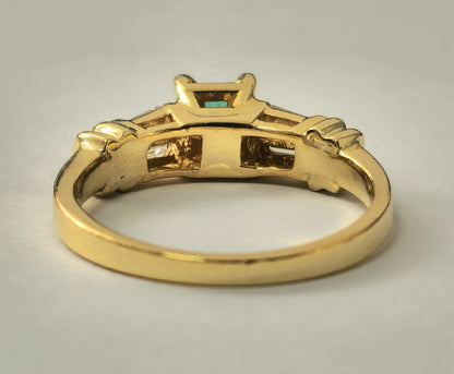 14k Gold Vintage Emerald and Diamond Ring