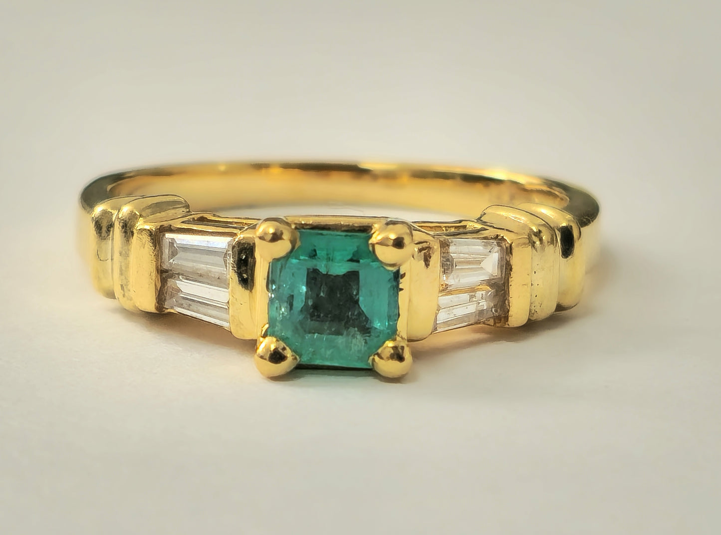 14k Gold Vintage Emerald and Diamond Ring