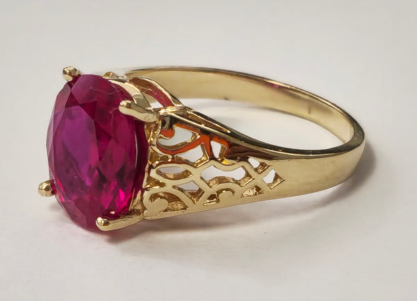 Collectible Vintage AAA Ruby Ring in Yellow Gold