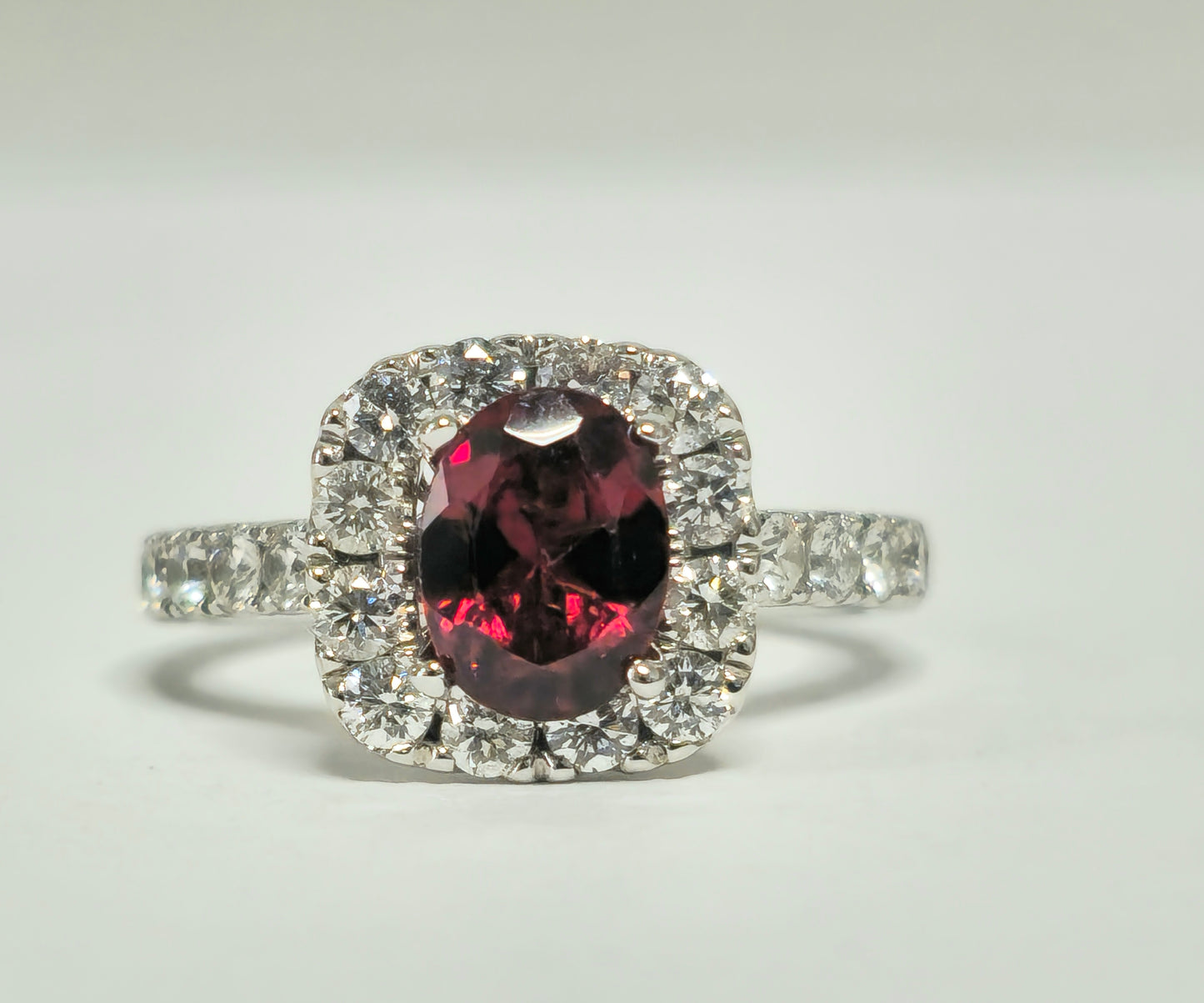 14k Gold, Ladies 2.40ct Garnet & Diamond Ring