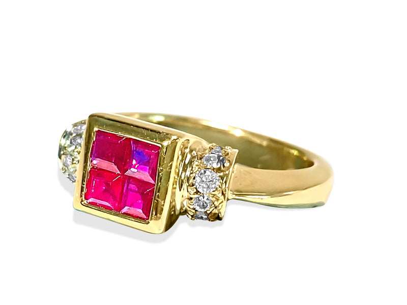 18K Gold, 0.92 carat diamond and natural ruby ring