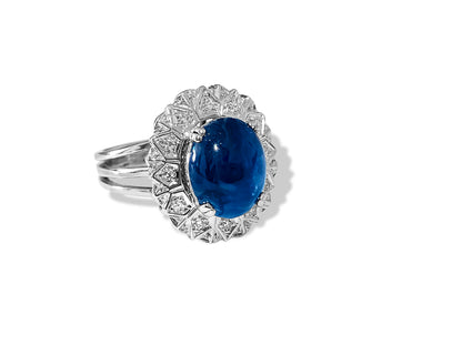 6.90 Carat Blue & Diamond Ring in 18K Gold. VINTAGE