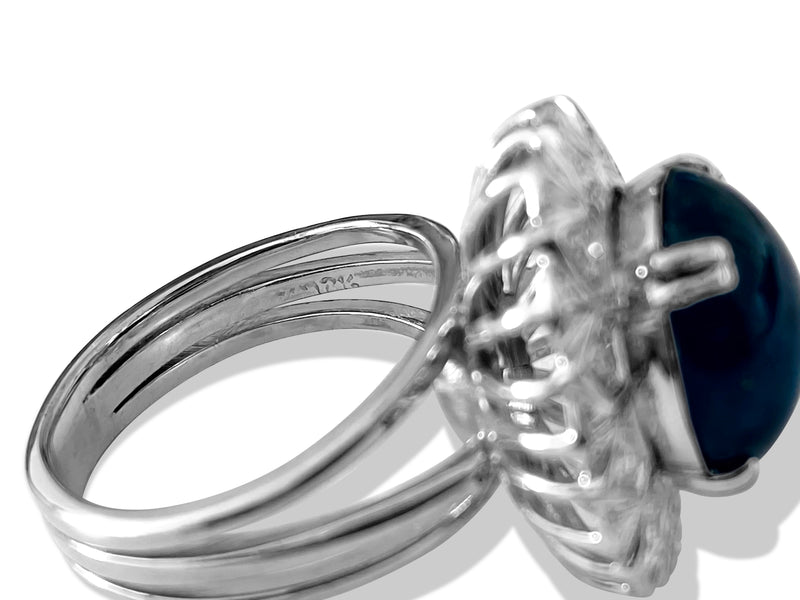 6.90 Carat Blue & Diamond Ring in 18K Gold. VINTAGE