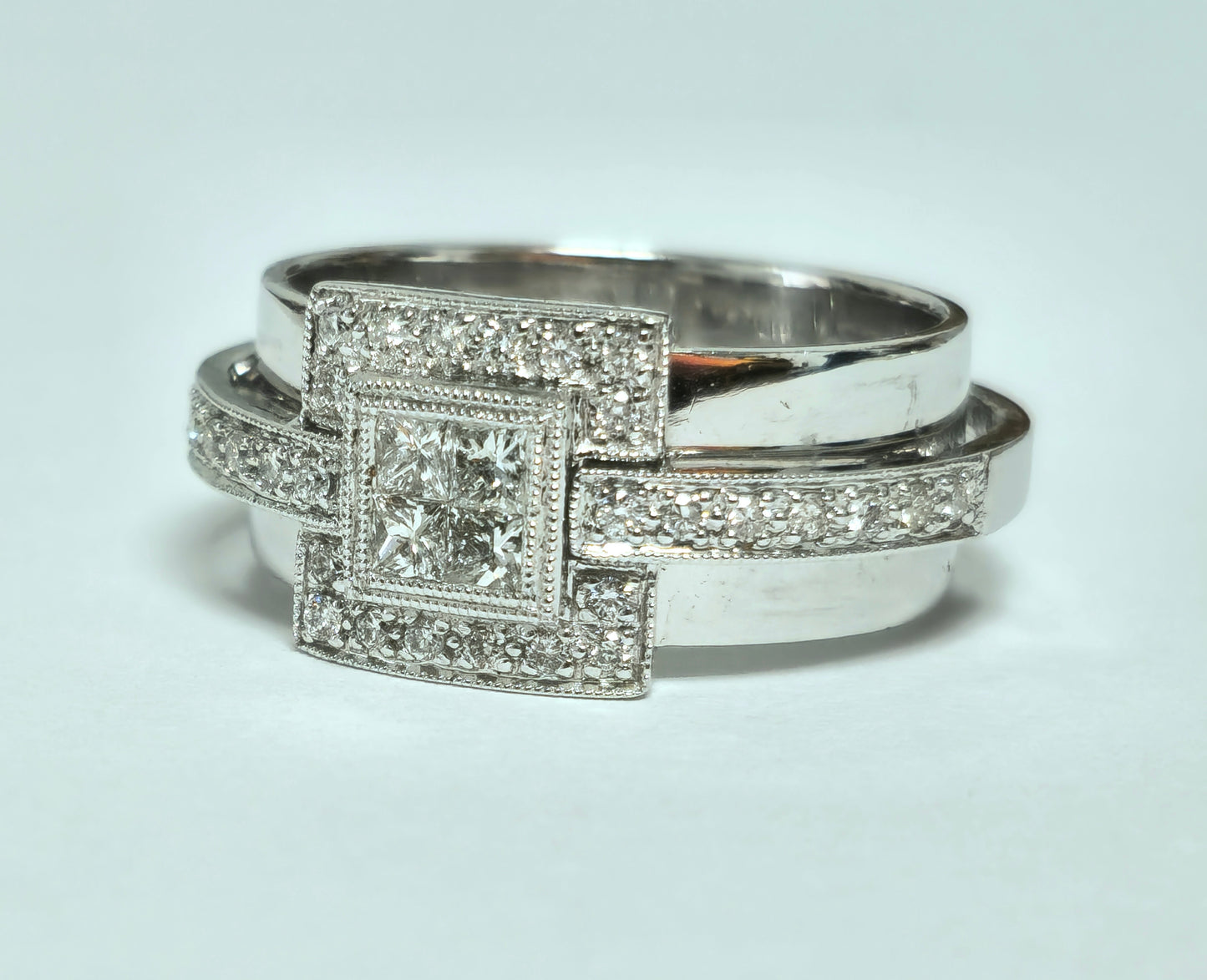 Unisex, 14K White Gold & 1.00ct Diamond Ring.