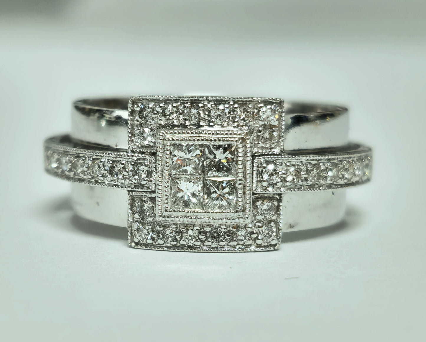 Unisex, 14K White Gold & 1.00ct Diamond Ring.