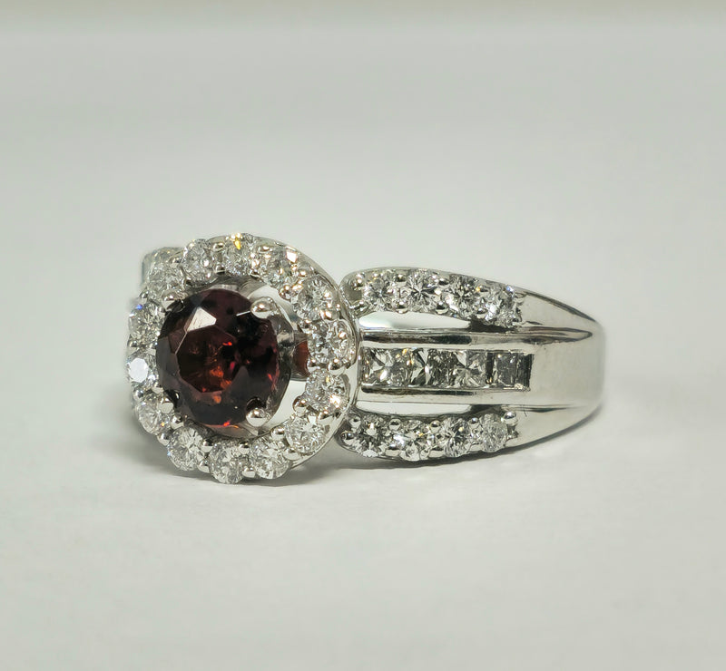 Vintage, 0.85ct Garnet & Diamond Garnet Ring.