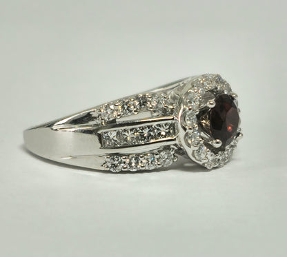 Vintage, 0.85ct Garnet & Diamond Garnet Ring.