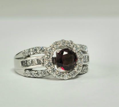 Vintage, 0.85ct Garnet & Diamond Garnet Ring.