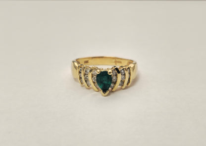 14k Gold Pear Shaped Emerald and Diamond Ring