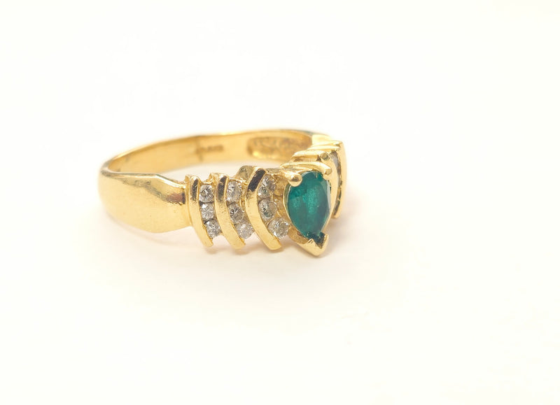 14k Gold Pear Shaped Emerald and Diamond Ring