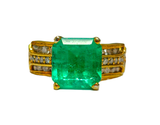 Natural 6.00 Carat Colombian Emerald and Diamond Ring