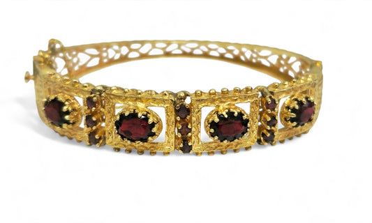 Vintage 14k Yellow Gold Garnet Bracelet