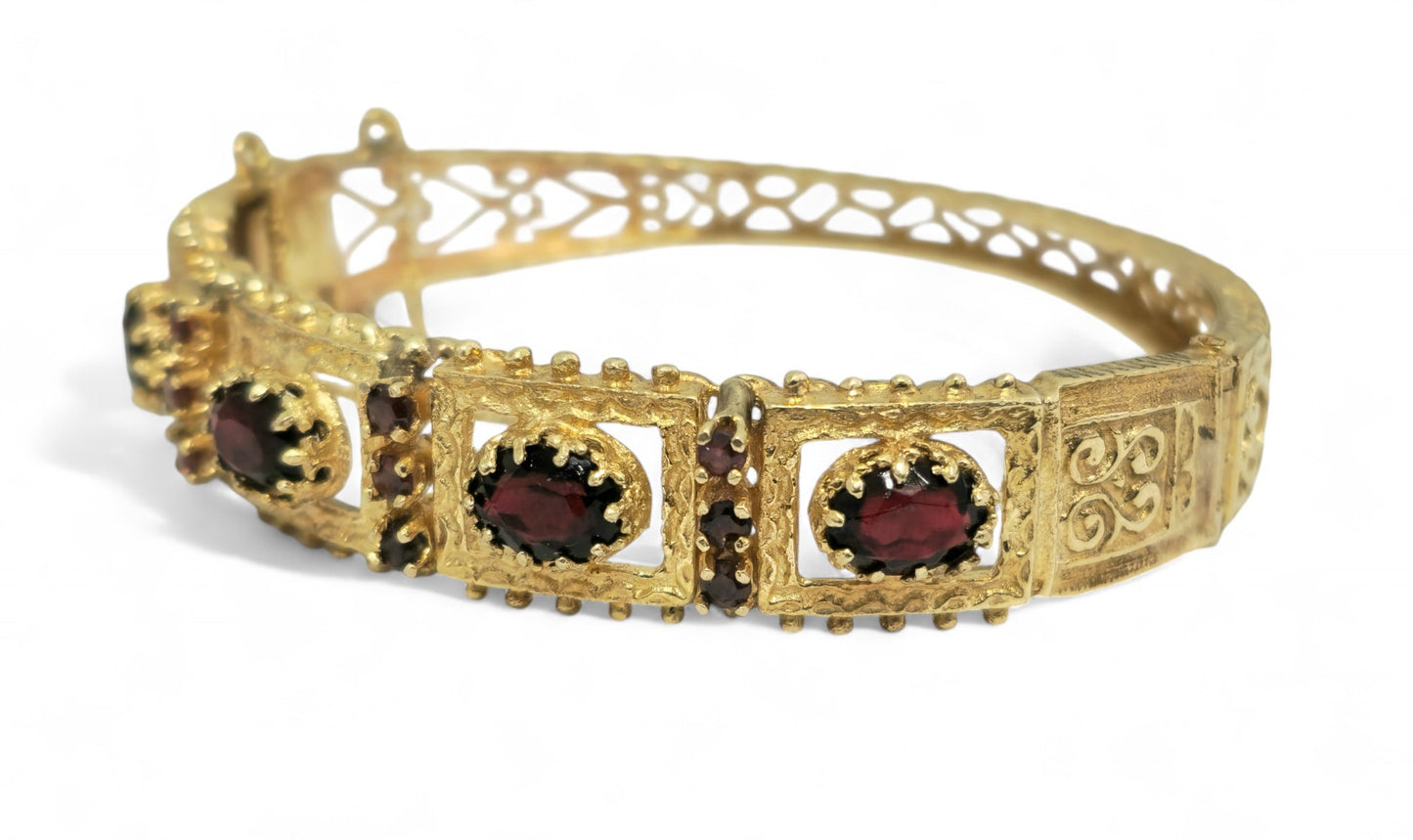 Vintage 14k Yellow Gold Garnet Bracelet