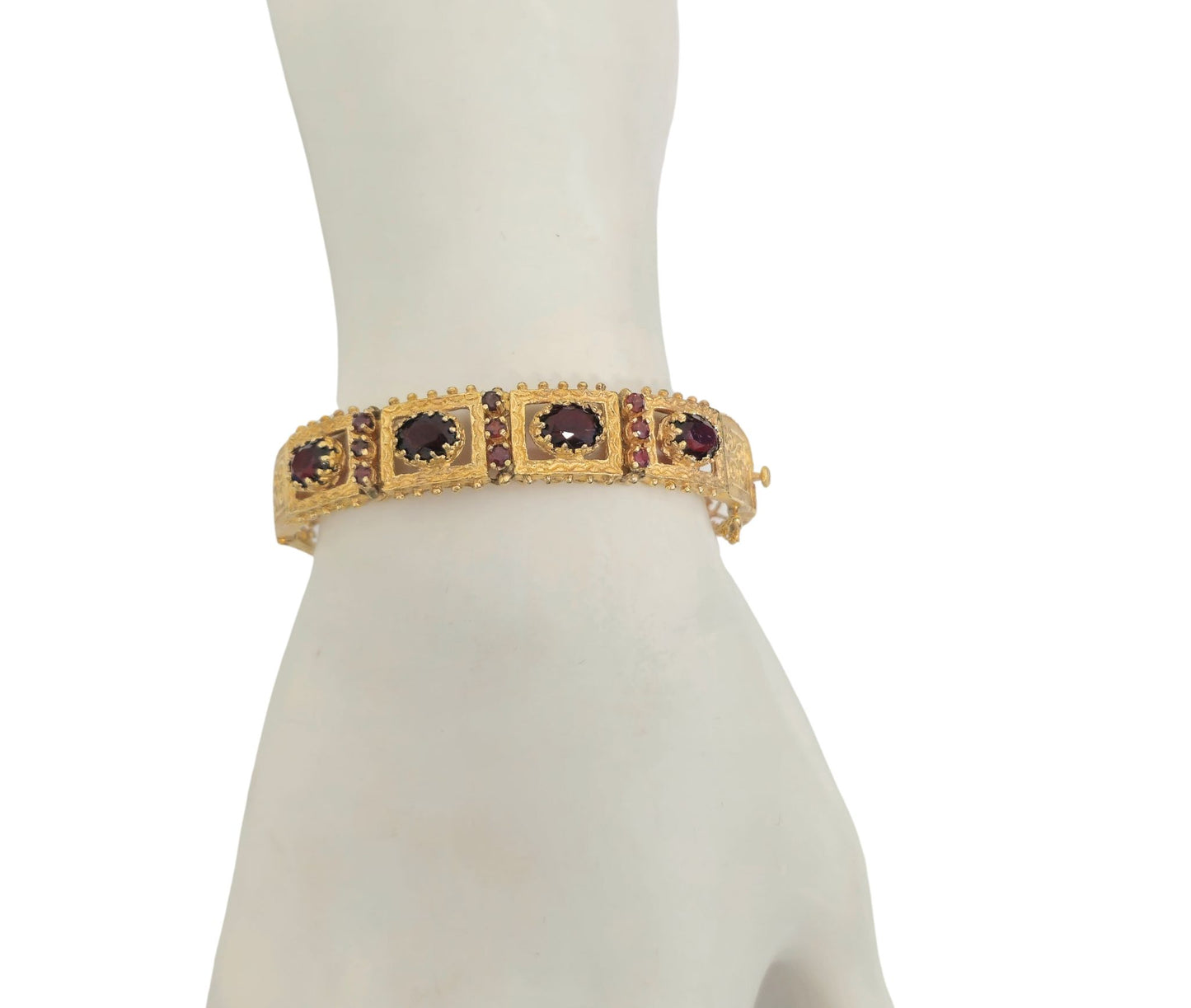 Vintage 14k Yellow Gold Garnet Bracelet