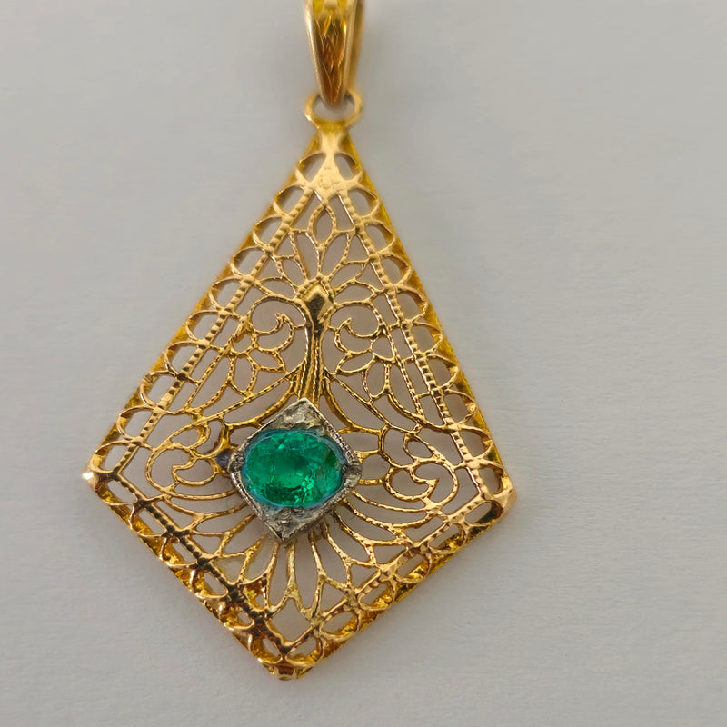 Victorian 0.32 Carat Natural Emerald Pendant For Womens