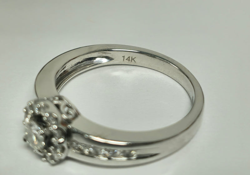 0.85 Carat Diamond White Gold Engagement Ring