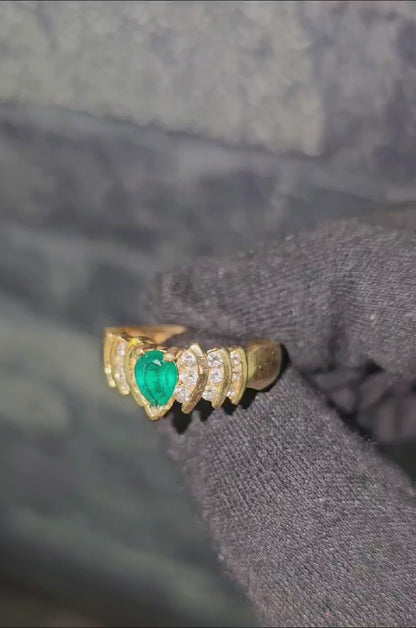 14k Gold Pear Shaped Emerald and Diamond Ring