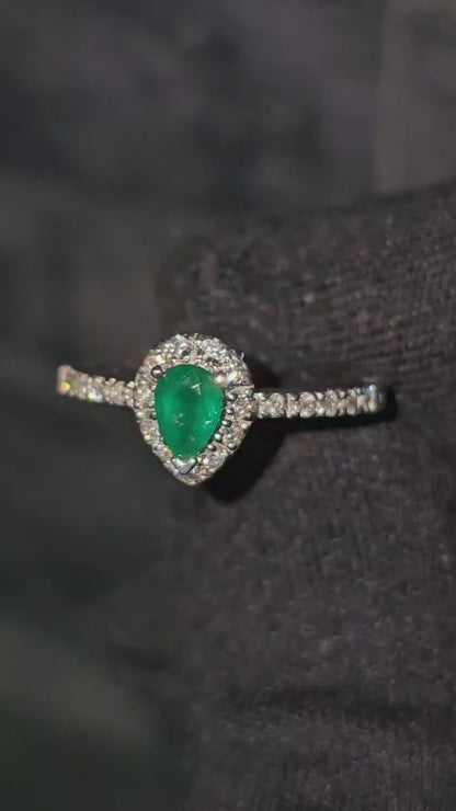 18K Gold, Vintage 0.54CT Emerald & Diamond Ladies Ring